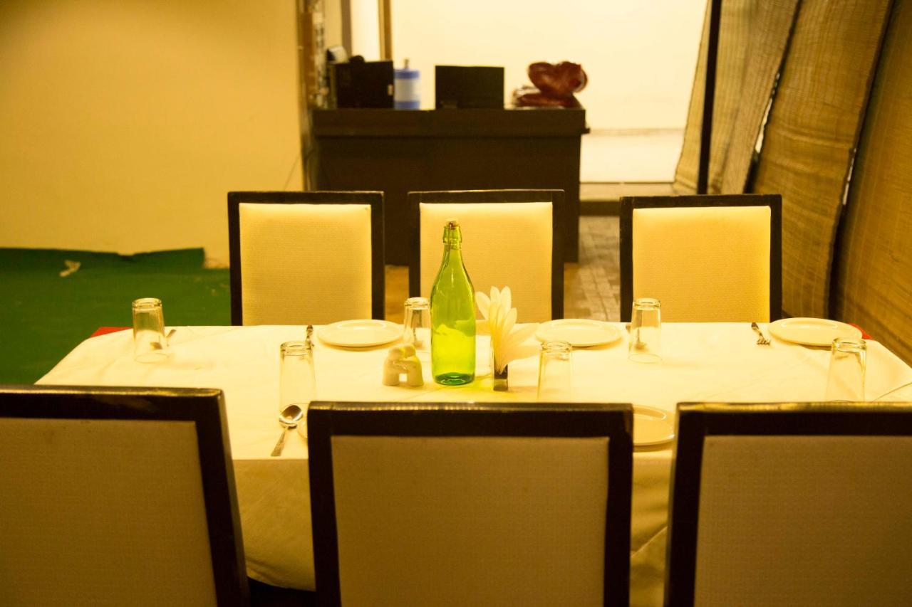 Hotel The Mewar Dabok Экстерьер фото