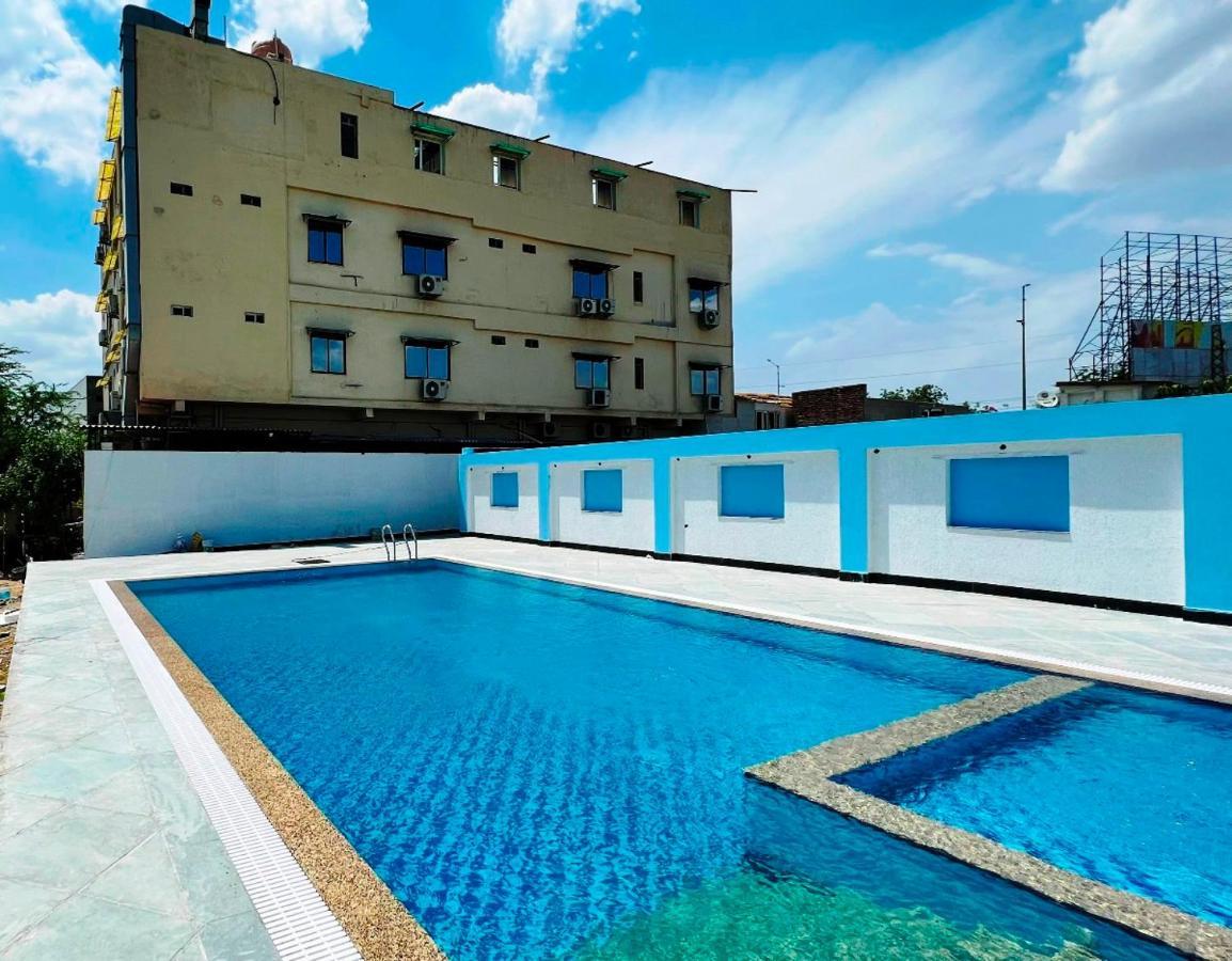 Hotel The Mewar Dabok Экстерьер фото